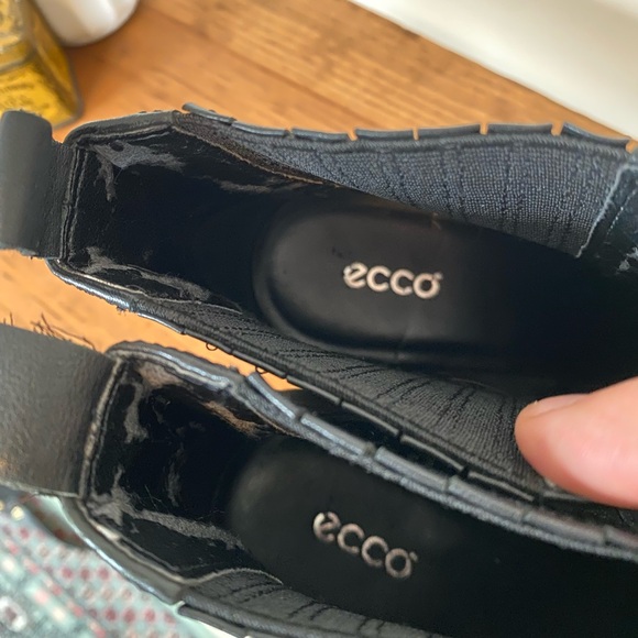 Ecco Black Ankle Boots Size EU 38 - Picture 5 of 6